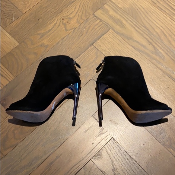 Sexy BCBG Short Suede Boots - Picture 3 of 9